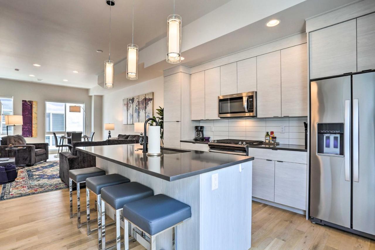 Trendy Denver Townhome - Walk To Mile High Stadium Bagian luar foto