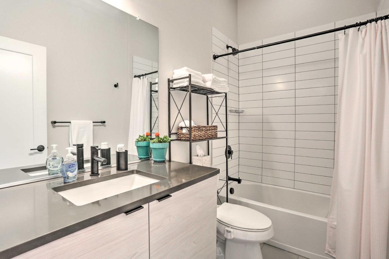 Trendy Denver Townhome - Walk To Mile High Stadium Bagian luar foto